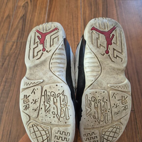 Youth Size 2 Air Jordans - Picture 4 of 6